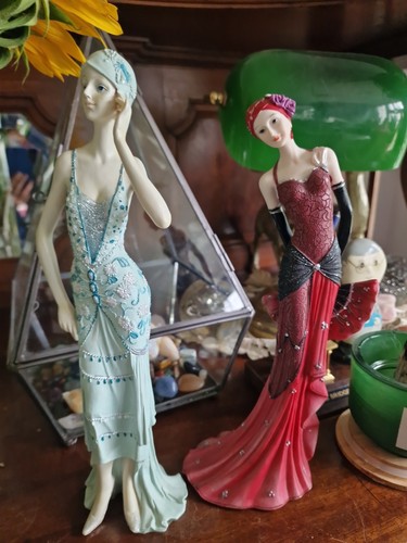 1920s style pair - pair, figurines