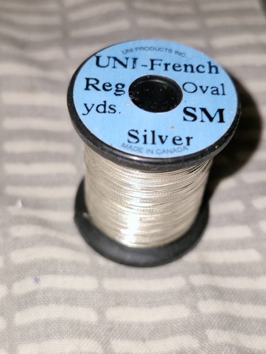 Fly tying flat tinsel oval - tying,