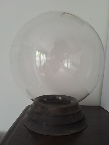 Glass display globe - display, cloche