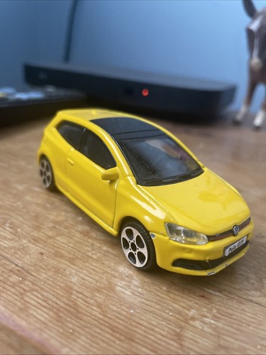 Yellow volkswagen - (,