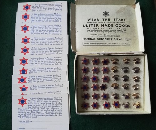 Full old display box - old, of