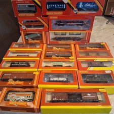 HORNBY OO GAUGE WAGONS PUT IN