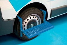 REMOVABLE TYRE SIDE STEP FOR