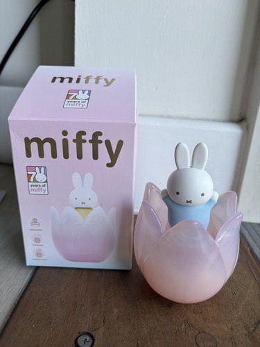 Light pink miffy tulip - light,