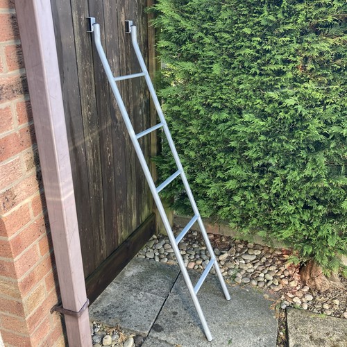 Bunk bed ladder - bed, top
