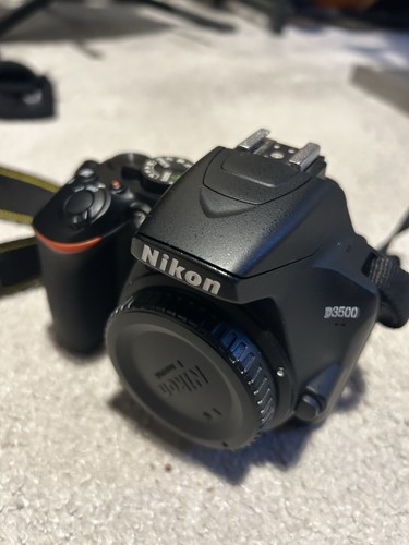 Nikon d3500 2mp body only - nikon,