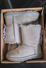 UGG Girls Grey Ankle Boots With Lilac Bows On The Back Size UK 12 Junior