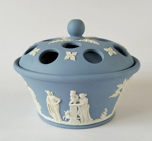 Wedgwood blue jasper - blue, pot