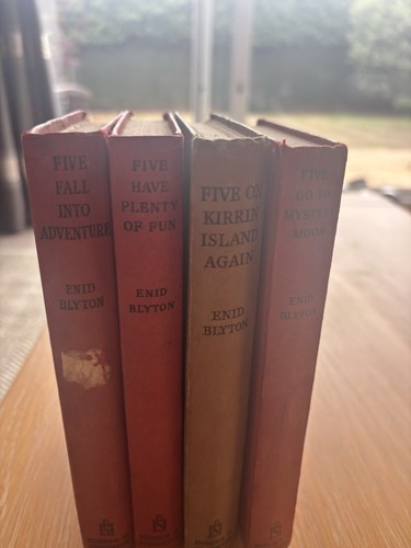Enid blyton famous five - 4,