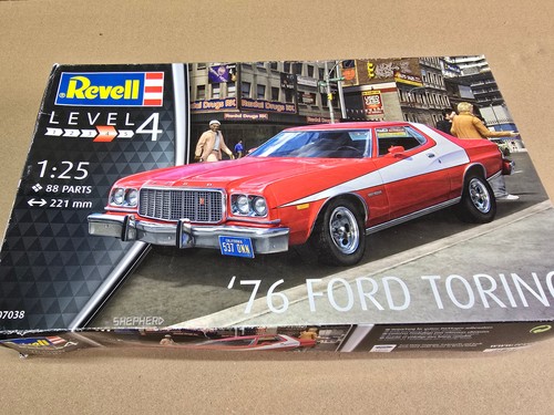 Revell ford gran torino - 76,
