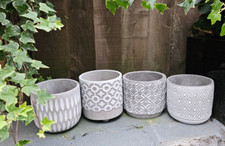 SET OF 3-4 POTS Pots Planters