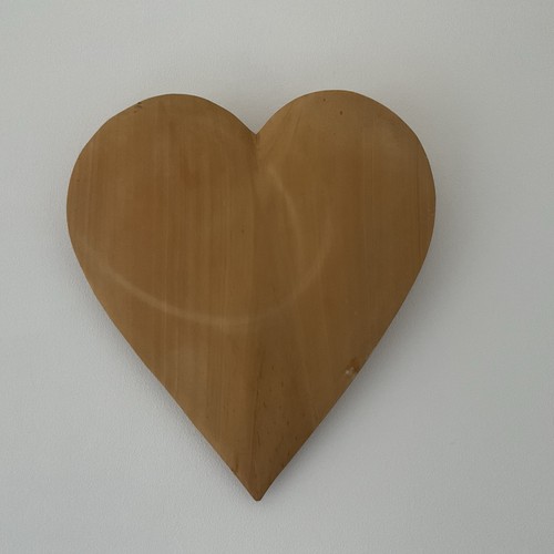 Large wooden heart with wall - large,