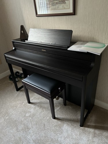 Roland digital piano hp704 - digital,