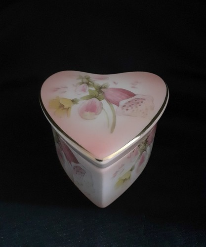 Royal worcester porcelain - royal,