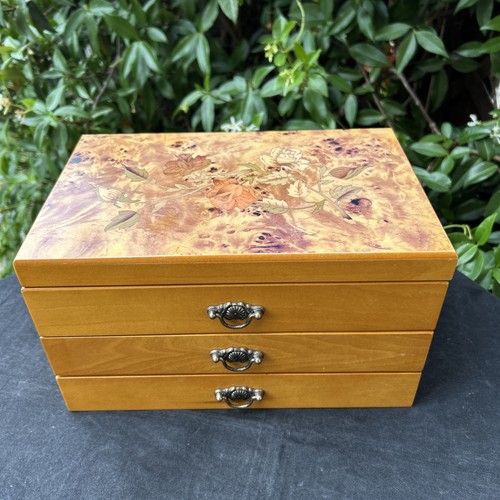 Mele wooden jewellery - mele, box