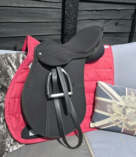 Black synthetic saddle - black,