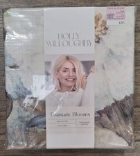 Holly Willoughby Dramatic