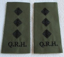 Pair Army:"QUEENS R. HUSSARS