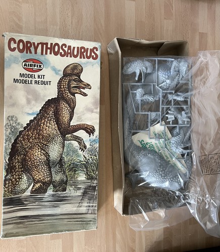 Airfix corythosaurus dinosaur - airfix,