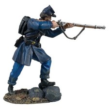 William Britains ACW Federal in Frock Coat Standing Firing, No.3, 31372 NEW