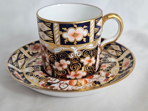 Elegant royal crown - royal, derby