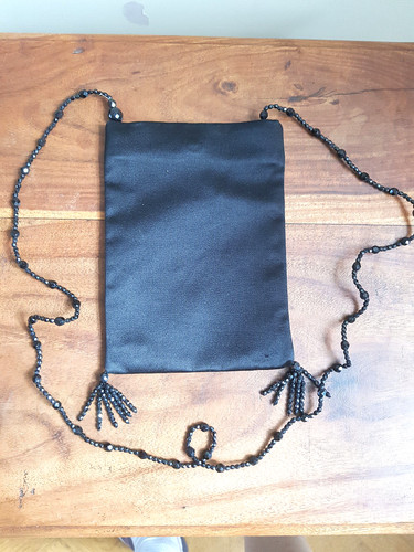 Pied terre black - black, bead