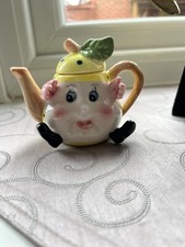 Vintage Retro Novelty Miniature Pear Teapot