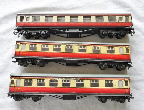 Hornby dublo guage - guage, 3-rail
