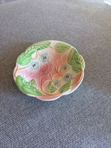 Avon ware embossed flower - -,