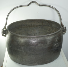 Vintage Swain WW1 2 gallon cast Iron Military Romany Gypsy Cooking Pot War Relic