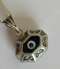 VINTAGE SMALL STERLING SILVER EVIL EYE PROTECT PENDANT