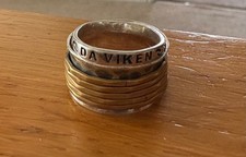Two-toned Sterling silver ring + Celtic tightening ‘Da Viken’ ring