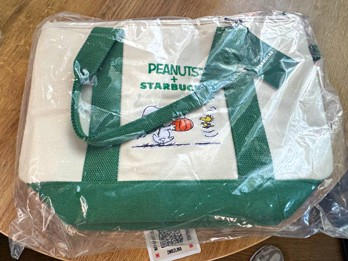 Starbucks peanuts snoopy - starbucks,