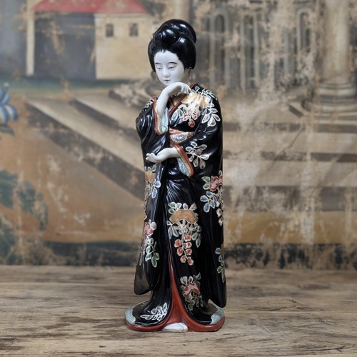 Japanese kutani ceramic geisha - japanese,