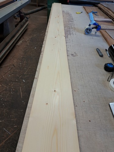 Knotty pine wood - pine,
