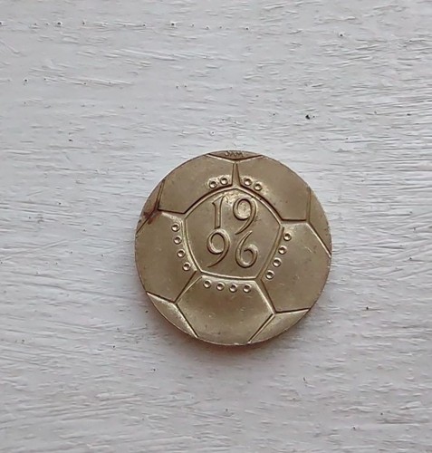 1996 two pound euro96 - £2,