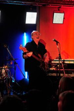 Jim Leverton from Caravan live