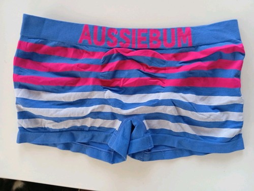 Aussie bum swimming - aussie,