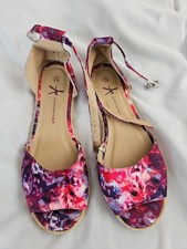 ladies sandals size 6