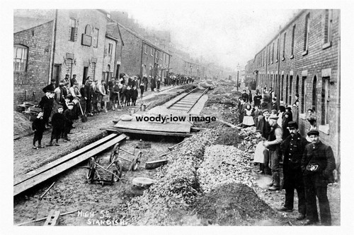 Pt3899 laying tram - laying, tracks