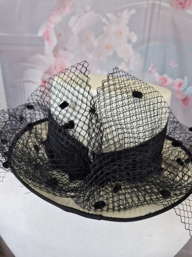 Vintage style ivory black - style,