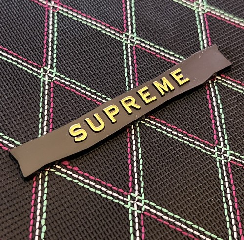 Supreme model plaque flag - model,