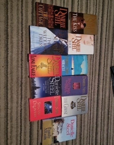 Danielle steel books total - 11,