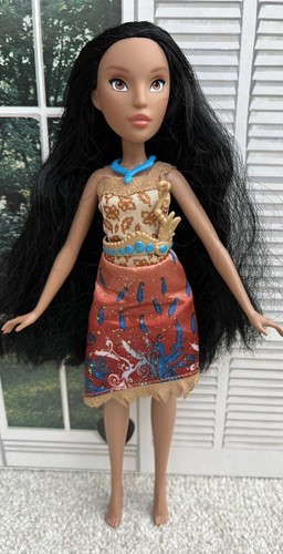 Pocahontas doll disney store - pocahontas,