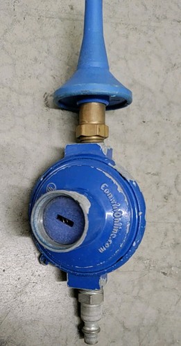 Helium tank valve for both - tank,
