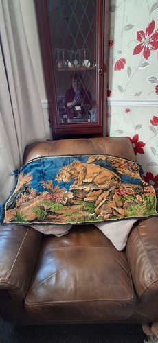 Table runner with - with, a