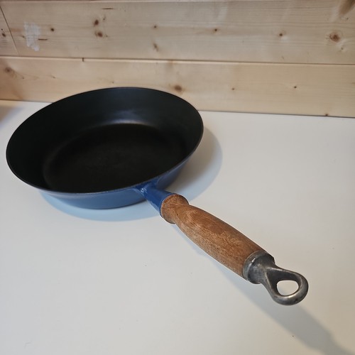 Creuset blue cast iron pan - le,