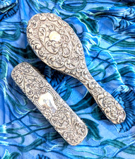 ANTIQUE VICTORIAN  ORNATE REPOUSSE SILVER HAIRBRUSH & CLOTHES BRUSH SET
