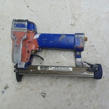 Duo-Fast 3118 Pneumatic Roofing Fencing Stapler Staple Gun container air Paslode