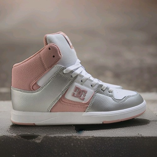 Women cure top - hi-top, skate